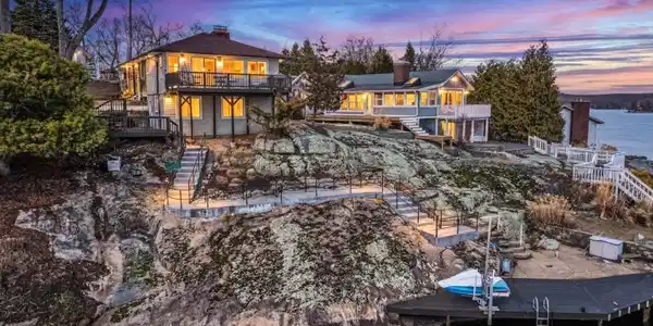 11 Wildwood Shores Dr