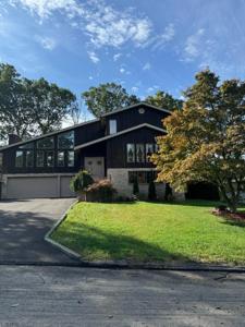 27 Yacht Club Dr