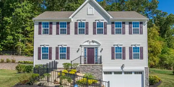 2 Zachary Dr