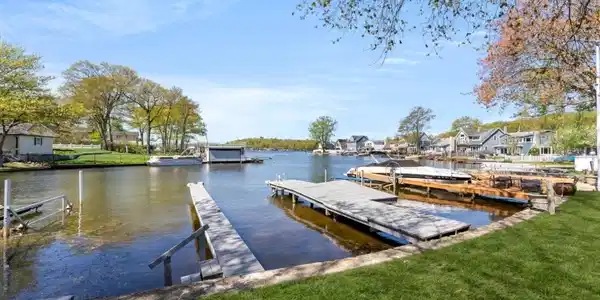 9 Benedict Dr
