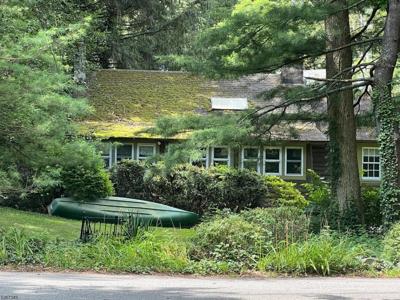 6 West Cir