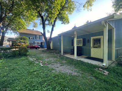 285 N Main St