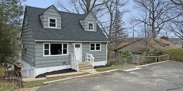 61 Elba Ave