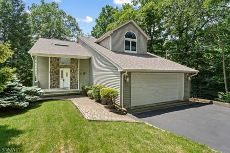 129 W Lake Shore Dr