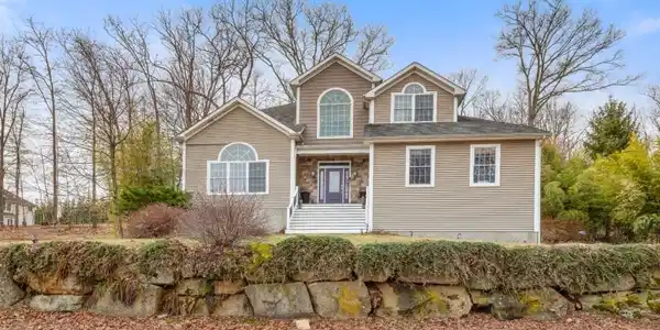 5 Teakwood Ct