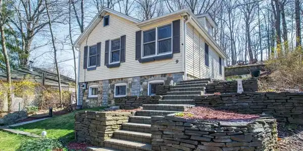 9 Hillside Ave