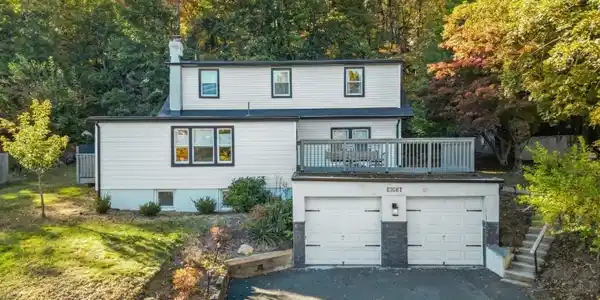 8 Brooklyn Mountain Rd