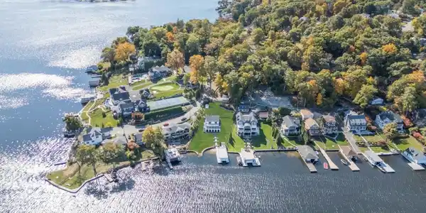 7 Pickerel Point Dr