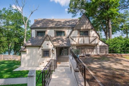 67 Wildwood Rd
