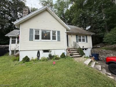 145 Breakneck Rd