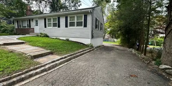 53 Woodlawn Ter