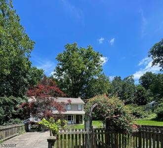 87 Ridgeway Ave.
