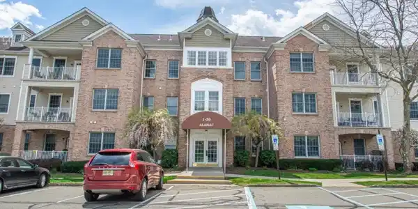 5 Ridgeview Ln
