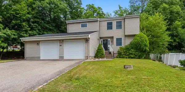 64 King Rd