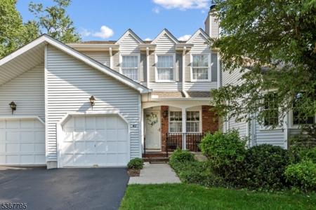 42 Carriage Ln