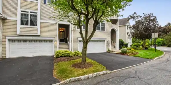41 Catamaran Ct