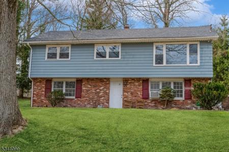 65 Longhouse Dr