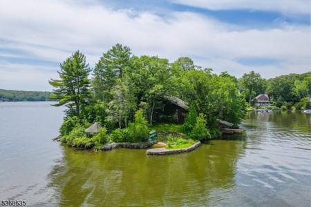 68 Rocky Point Rd