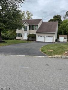 12 Crossfield Ct