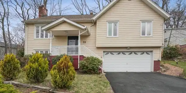 33 Laurie Rd