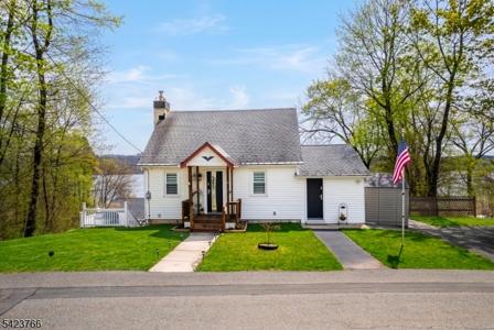 6 Lakeview Ter