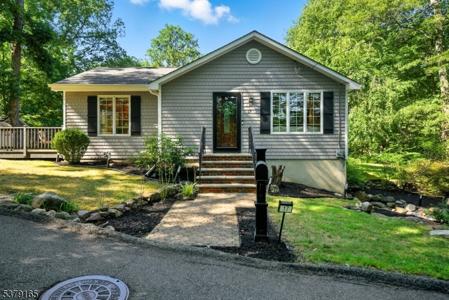 17 ROCKAWAY AVENUE