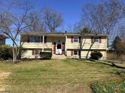 32 Lake Dr