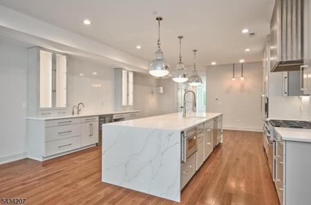 37 Ferry St