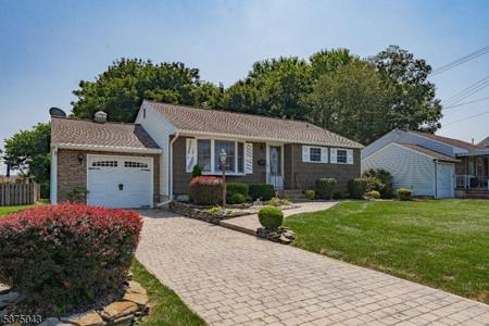 137 Center Rd