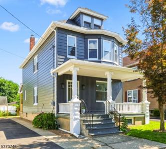 300 Irwin St