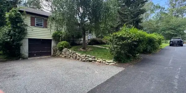 30 Terrence Ave