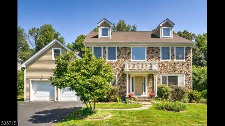 9 Fox Hill Ln
