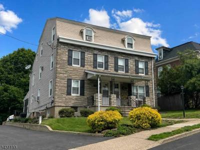 321 Center St