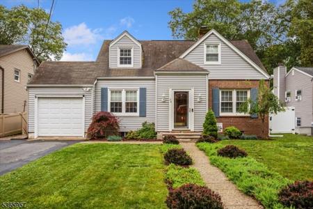 34 Mohawk Ave