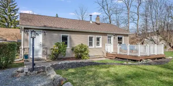 737 Lakeside Ave