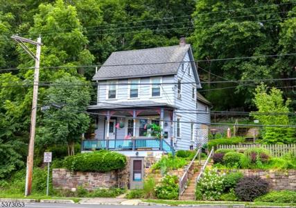 132 S Main St