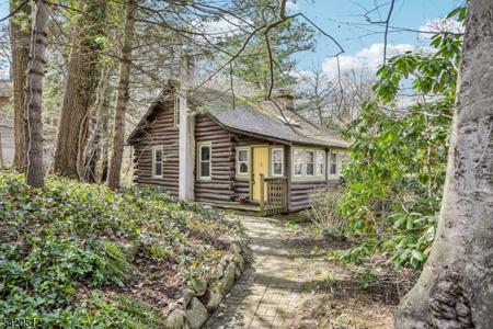 6 West Cir