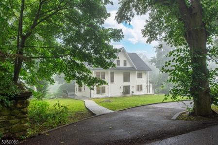 24 Hillcrest Rd