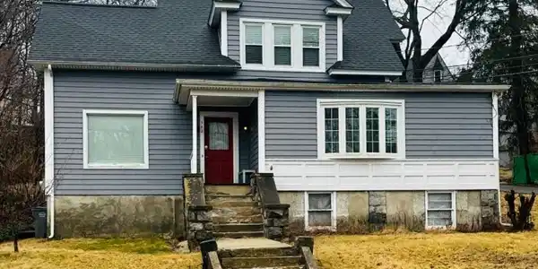 382 Howard Blvd