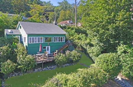138 Lakeside Drive West