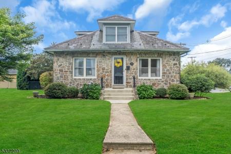 122 Aurora St