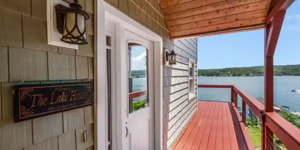 309 Lakeside Blvd