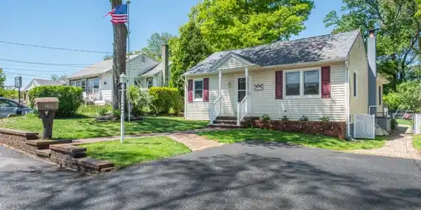 519 Ryerson Rd