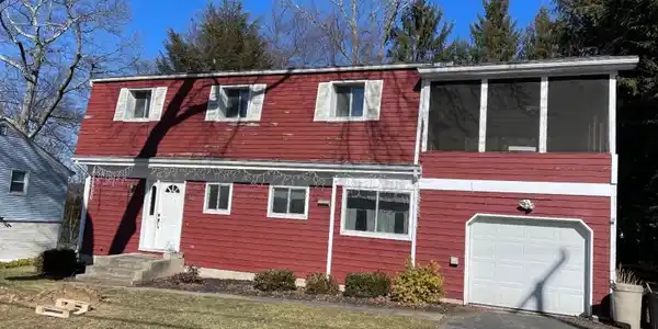 44 Crescent Dr