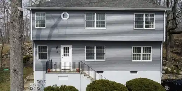 2 Lilac Rd