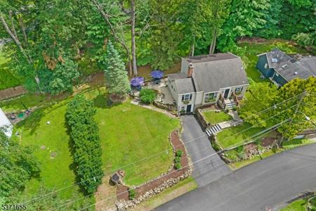 137 Hillside Rd