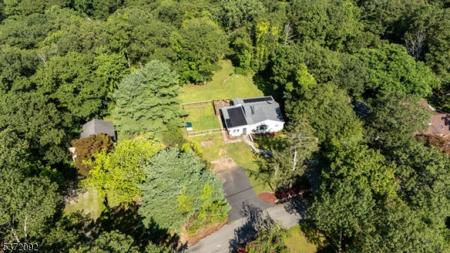 81 Hewitt Rd