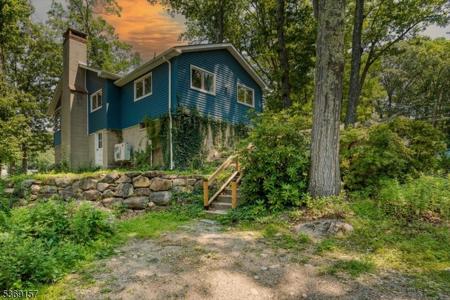 129 N Shore Rd