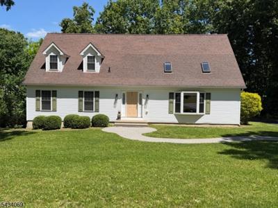 11 Minisink Dr