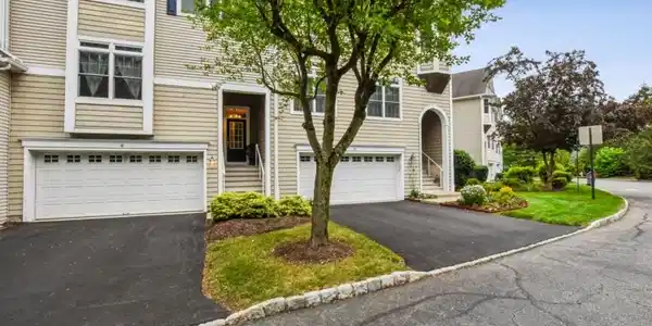 41 Catamaran Ct